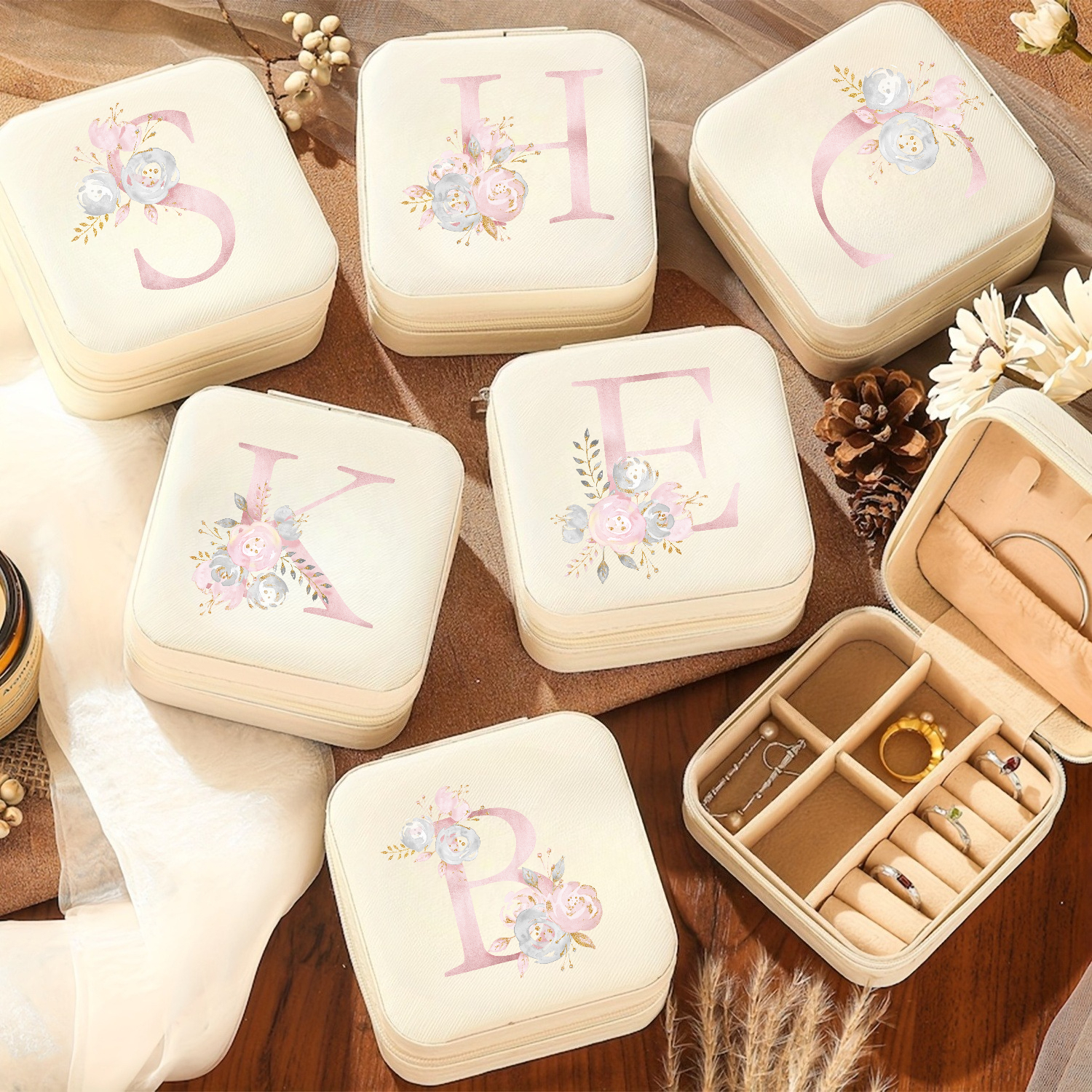 A-Z Alphabet Print Beige Trave - Event Z บทวิจารณ์และราคา